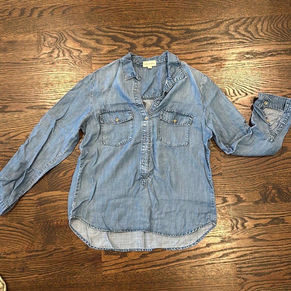 Cloth & Stone Jean button down shirt size large